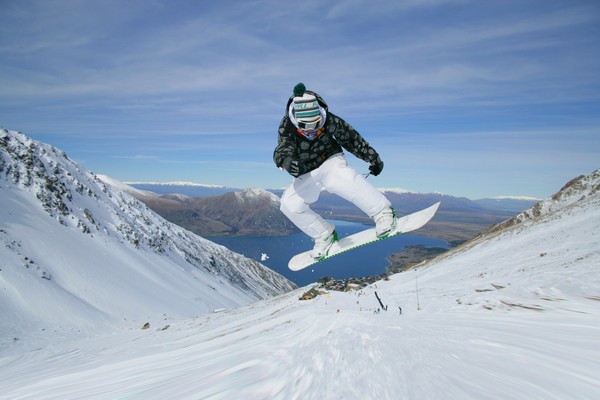 Boarder in air at Ohau